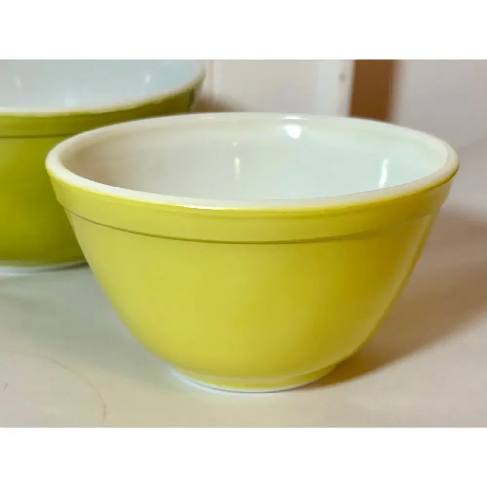 Vintage Pyrex Verde Nesting Mixing Bowls Set 3pc 401 402 403 Avocado Green MCM